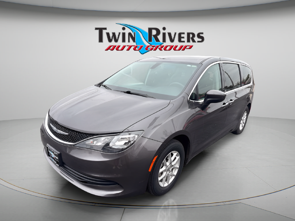 Used 2017 Chrysler Pacifica Touring FWD image 1