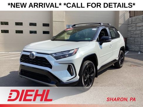 Used 2023 Toyota RAV4 XSE AWD/4WD image 4