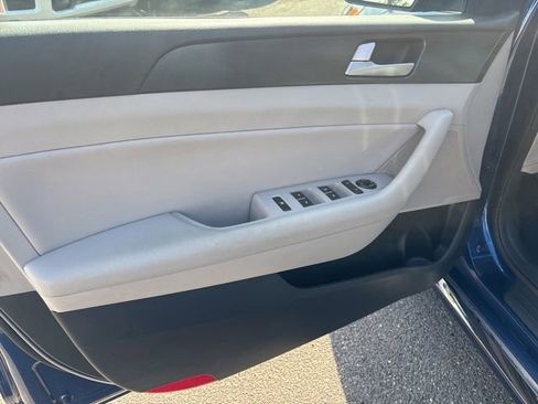 Used 2017 Hyundai Sonata Sport w/ Value Edition Package 02 FWD image 16