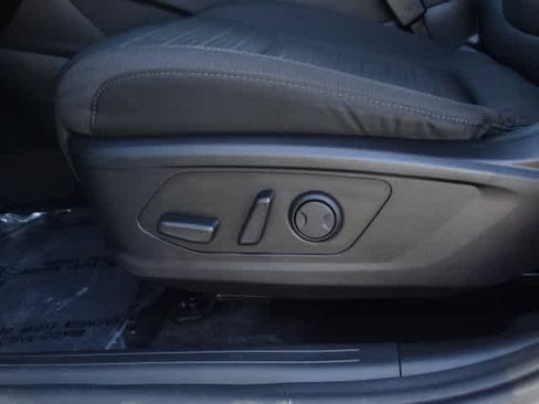 Used 2024 Hyundai Santa Cruz SEL image 17