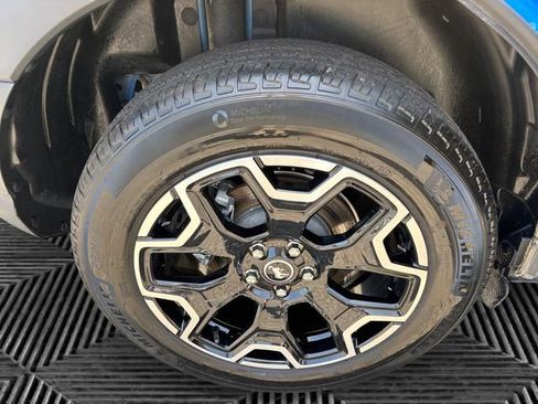 Used 2025 Ford Bronco Sport Outer Banks w/ Outer Banks Tech Package+ AWD/4WD image 14