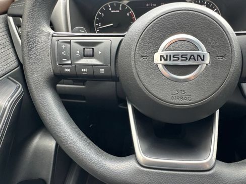 Used 2021 Nissan Rogue S FWD image 16