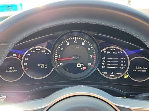 Certified 2023 Porsche Cayenne Platinum Edition image 37