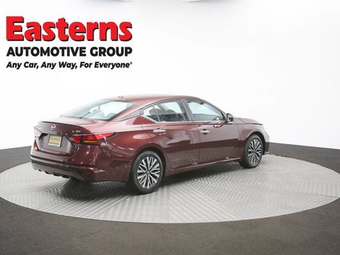 Used 2024 Nissan Altima 2.5 SV FWD image 39