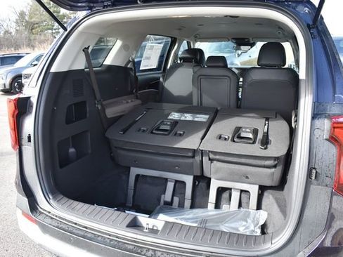 New 2026 Kia Carnival LXS image 16