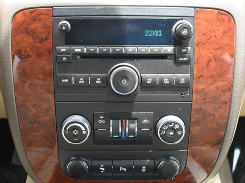 Used 2013 Chevrolet Avalanche LS RWD image 20