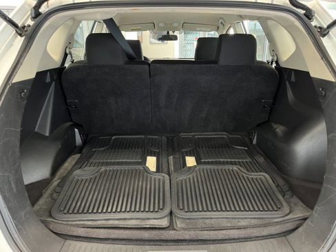 Used 2014 Nissan Rogue S image 33