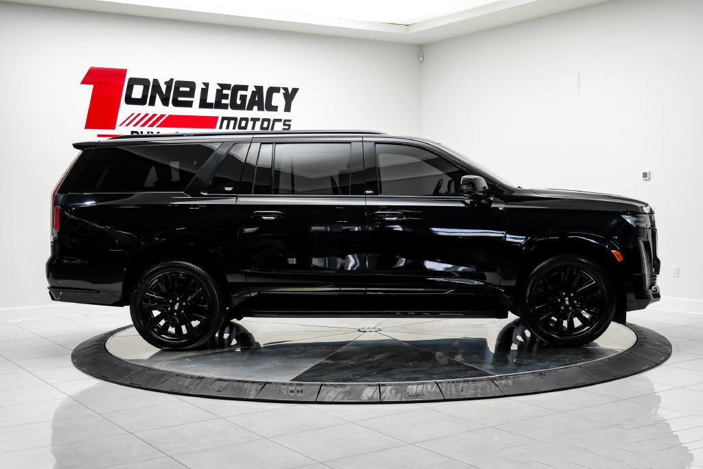 Used 2021 Cadillac Escalade ESV Sport AWD/4WD image 9