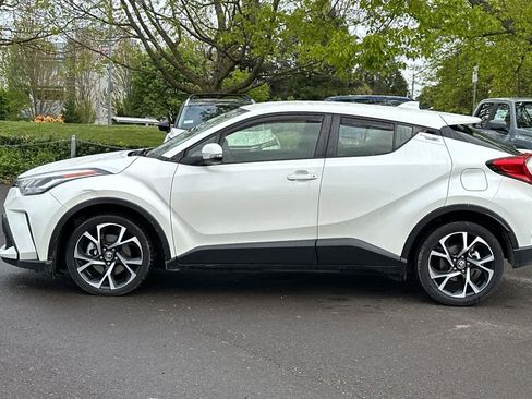 Used 2021 Toyota C-HR XLE FWD image 5