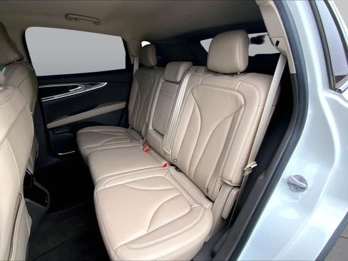 Used 2021 Lincoln Nautilus FWD w/ Equipment Group 101A image 21