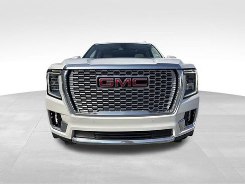 Used 2022 GMC Yukon Denali AWD/4WD image 2