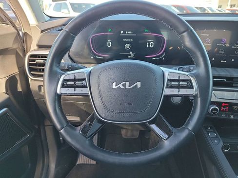Used 2024 Kia Telluride EX w/ EX Captain's Chair Package image 20