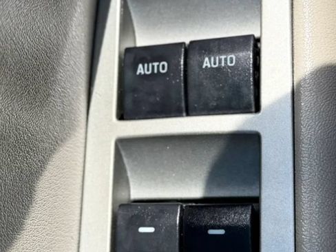 Used 2011 Ford Fusion SEL FWD image 22