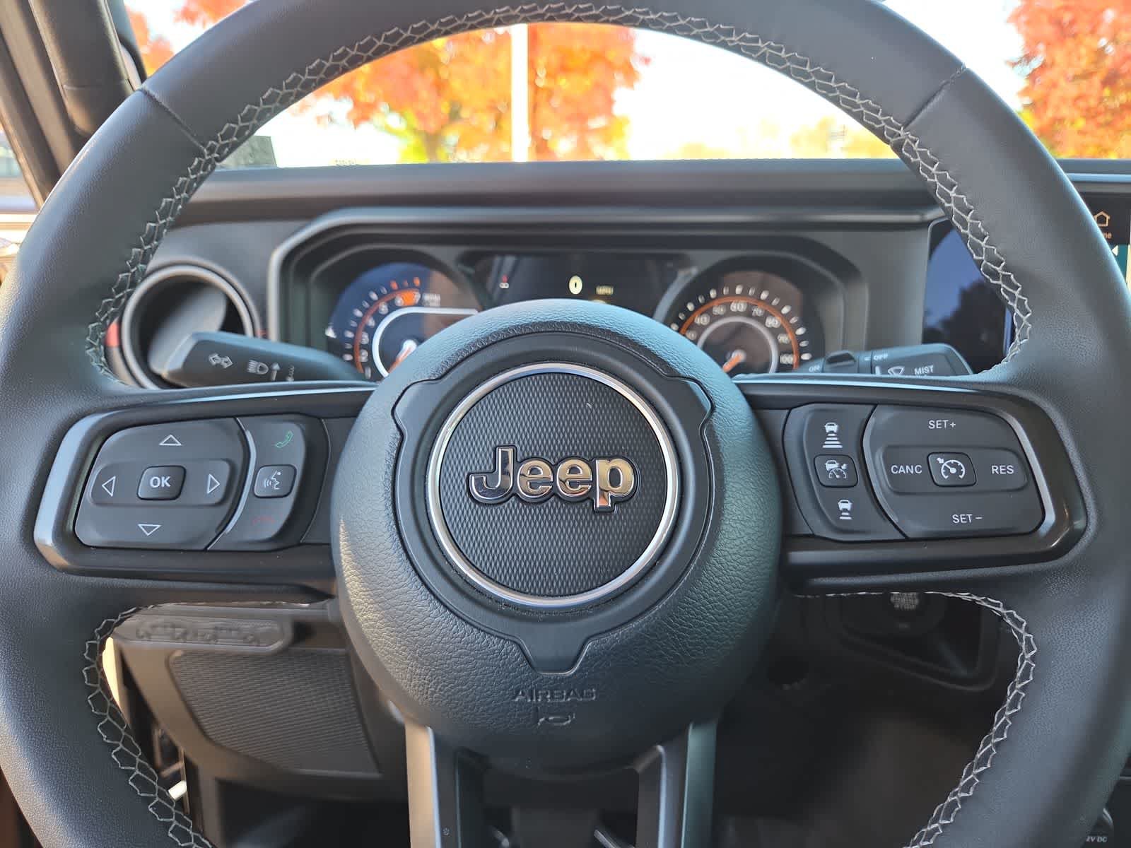Used 2025 Jeep Wrangler Unlimited Rubicon AWD/4WD image 23