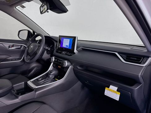 New 2025 Toyota RAV4 XLE image 27