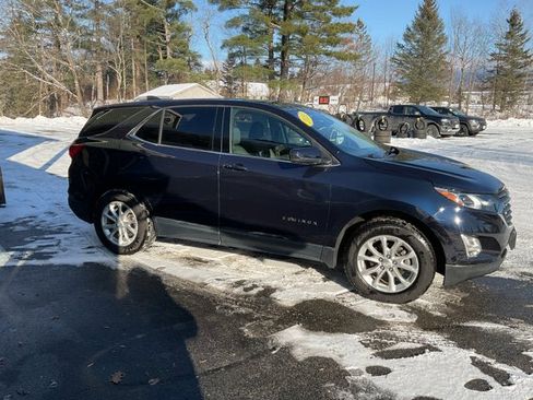 Used 2020 Chevrolet Equinox LT w/ Driver Convenience Package image 5
