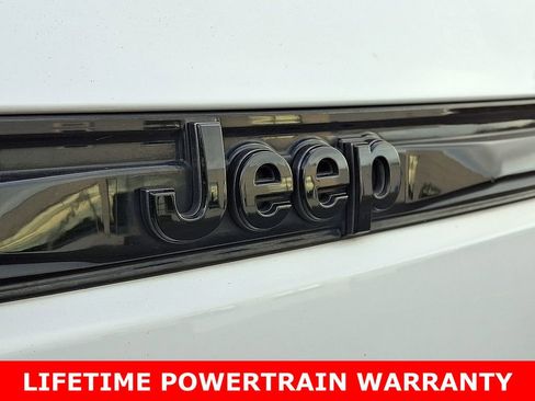 Used 2024 Jeep Grand Cherokee Altitude image 31