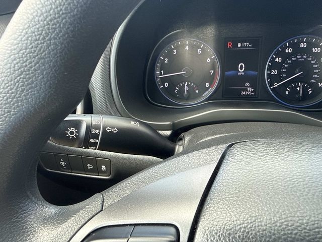 Used 2023 Hyundai Kona SEL AWD/4WD image 32