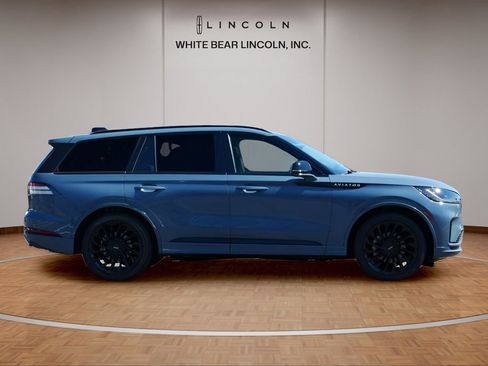Used 2025 Lincoln Aviator Reserve w/ Equipment Group 201A AWD/4WD image 4