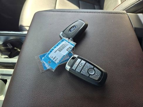 Used 2022 Ford F150 Lariat w/ Max Trailer Tow Package image 20