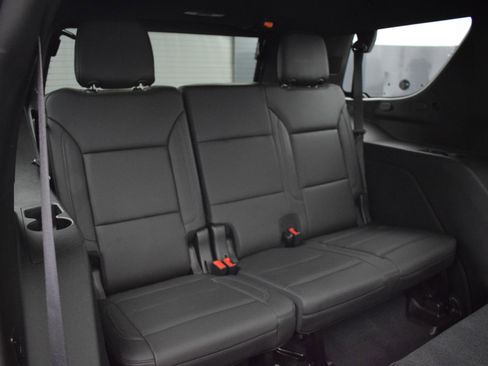 Used 2021 Chevrolet Tahoe Z71 w/ Z71 Signature Package image 12