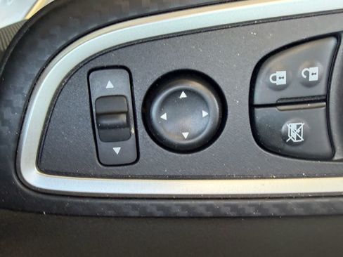 Used 2025 Nissan Versa SR w/ Trunk Package FWD image 7
