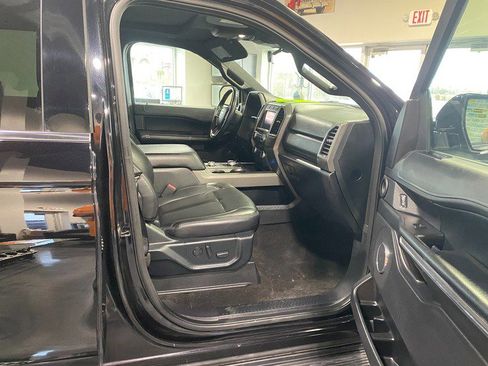 Used 2021 Ford Expedition XLT image 6