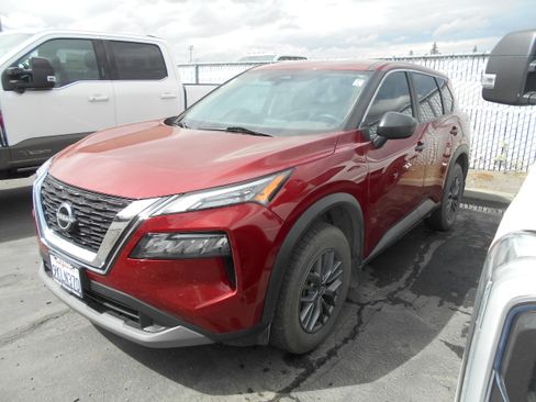 Used 2023 Nissan Rogue S AWD/4WD image 1