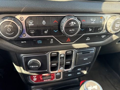 Certified 2024 Jeep Wrangler Unlimited image 21