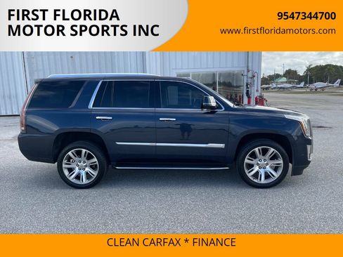 Used 2020 Cadillac Escalade Luxury RWD image 3
