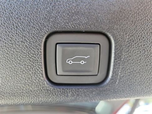 New 2026 Chevrolet Traverse LT w/ Sun and Wheel Package image 9