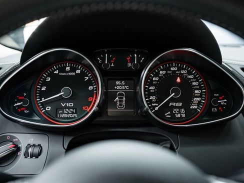 Used 2010 Audi R8 V10 image 40