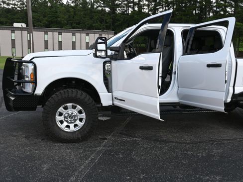 Used 2024 Ford F250 XLT AWD/4WD image 29
