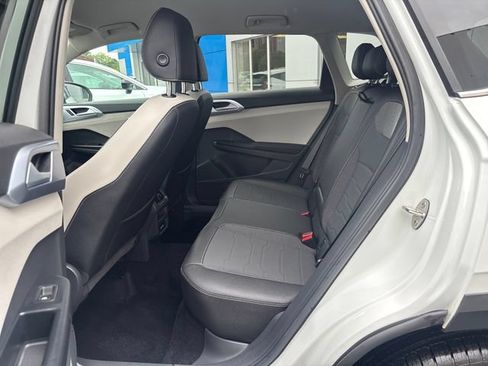 Used 2026 Volkswagen Taos SE AWD/4WD image 21