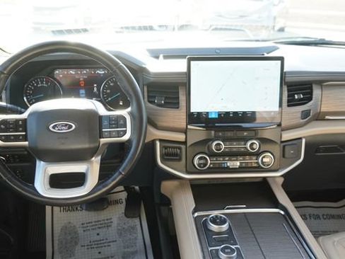 Used 2024 Ford Expedition Limited image 16