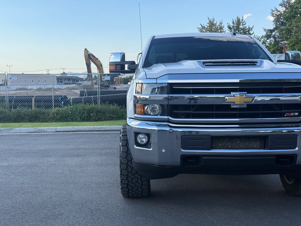 Used 2019 Chevrolet Silverado 2500 LTZ w/ Z71 Package, Off-Road AWD/4WD image 4