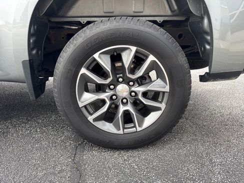 Used 2023 Chevrolet Silverado 1500 LT AWD/4WD image 11