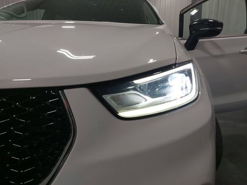 Used 2024 Chrysler Pacifica Touring-L image 31