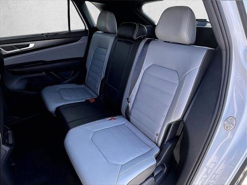 Used 2024 Volkswagen Atlas Cross Sport SEL R-Line image 28