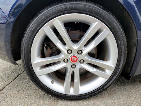 Used 2017 Jaguar XE Prestige image 16