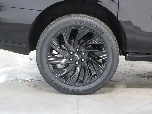 New 2026 Lincoln Navigator L Reserve image 12