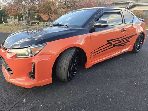 Used 2015 Scion tC image 10