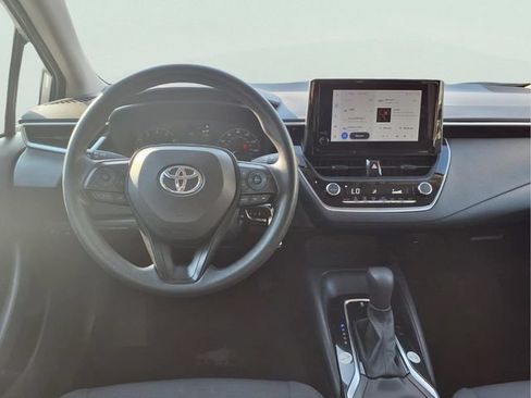 Used 2023 Toyota Corolla LE FWD image 4