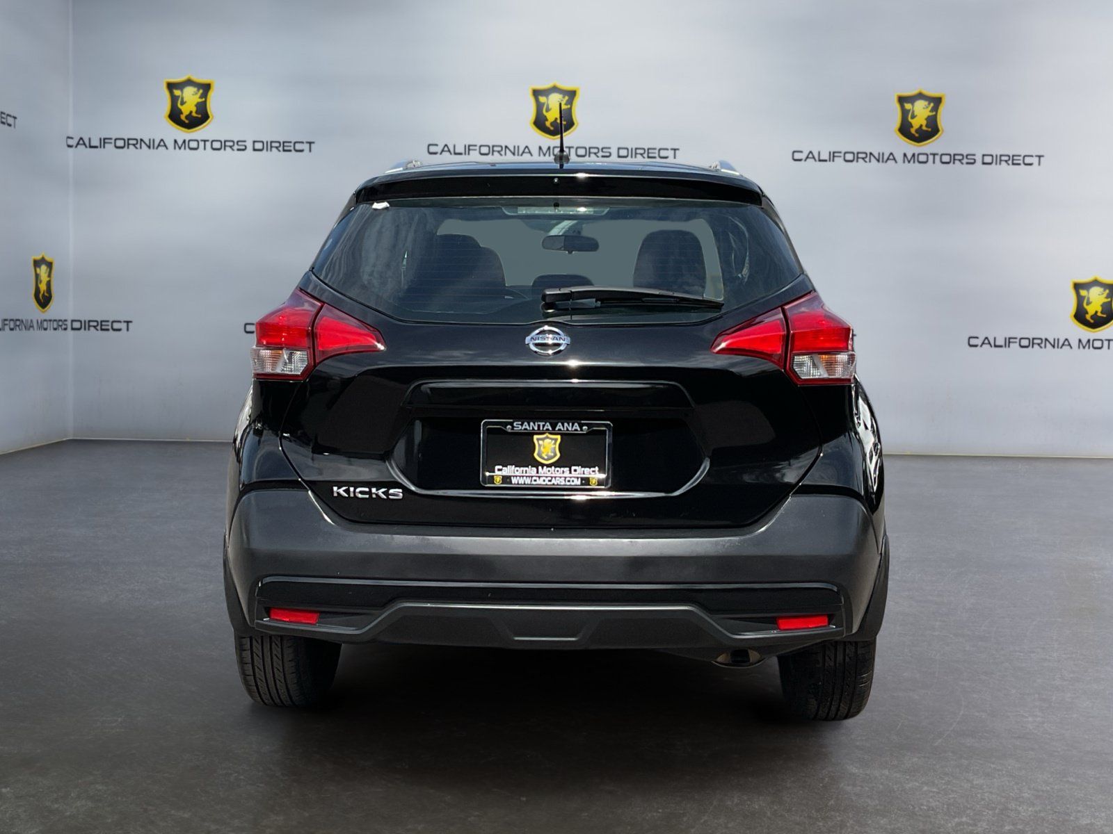 Used 2018 Nissan Kicks S FWD image 6