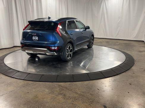 Certified 2025 Kia Niro SX Touring image 8