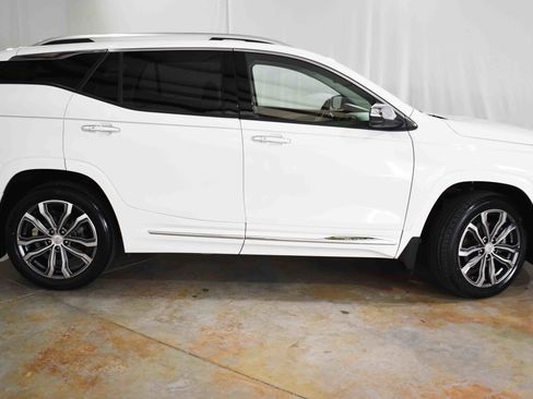 Used 2019 GMC Terrain Denali w/ Advanced Safety Package image 10