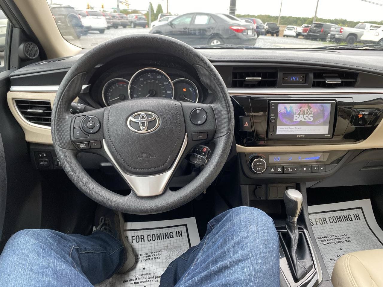 Used 2014 Toyota Corolla LE FWD image 11