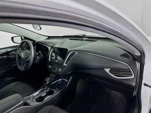 Used 2024 Chevrolet Malibu LT image 38