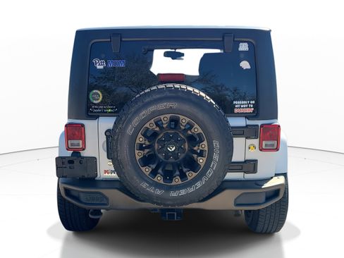 Used 2017 Jeep Wrangler 75th Anniversary image 5