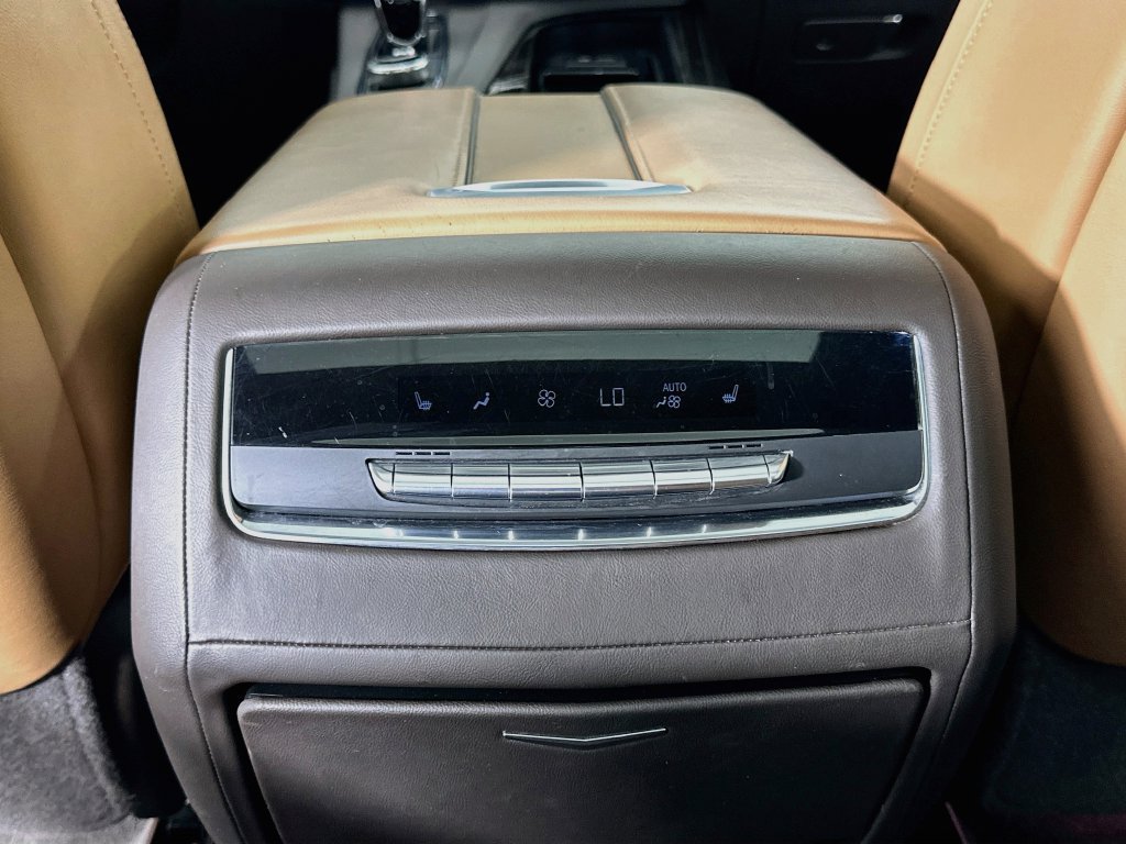 Used 2023 Cadillac Escalade Premium Luxury RWD image 27